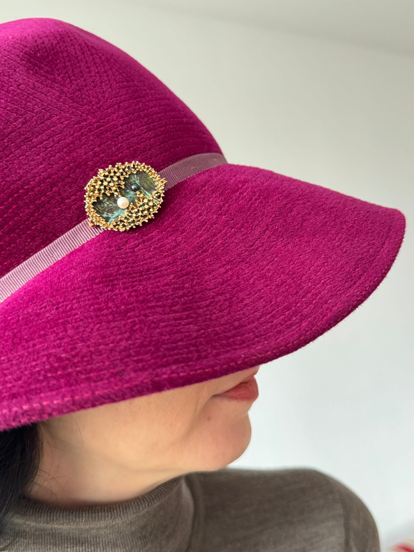 Vintage Textured Gold Brooch with Abalone Shell and Pearls